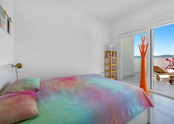 בית נופש 4 Bedroom Stunning In *