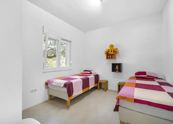 4 Bedroom Stunning In בית נופש *